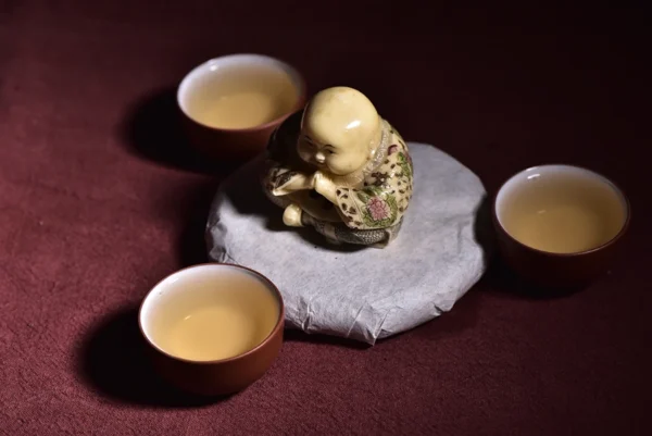 white tea mini cake